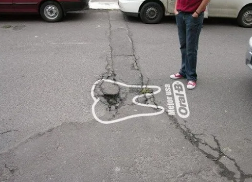 ROAD CRACKS AD by Oral B